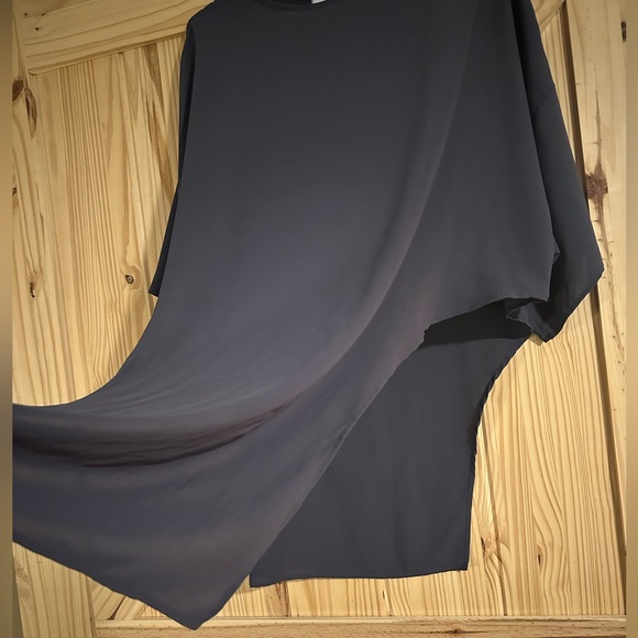 Unique blouse - Picture 3 of 5